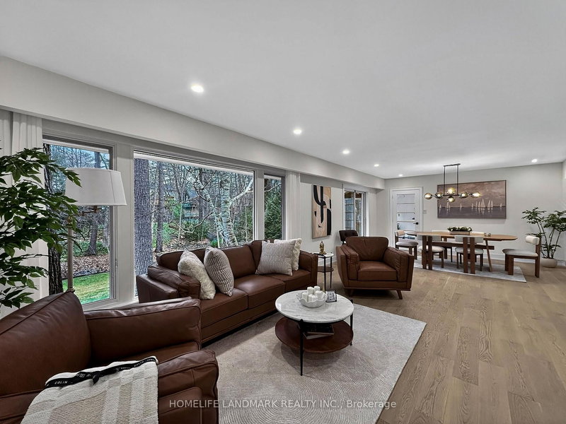 284 Woodland Dr, Oakville, L6J 4W5 | Image 3