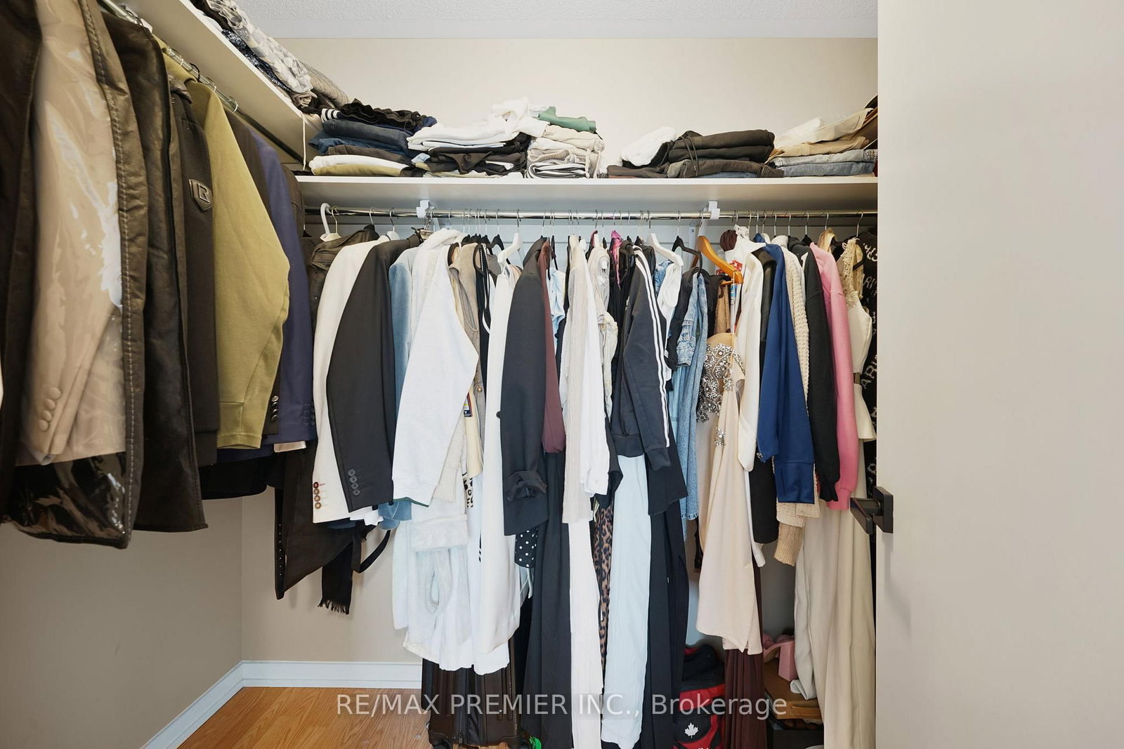 Townhouse for sale at 12 Heathrow Lane, Caledon, Ontario, L7E 4M4 - Bolton East - MLS: W12786764