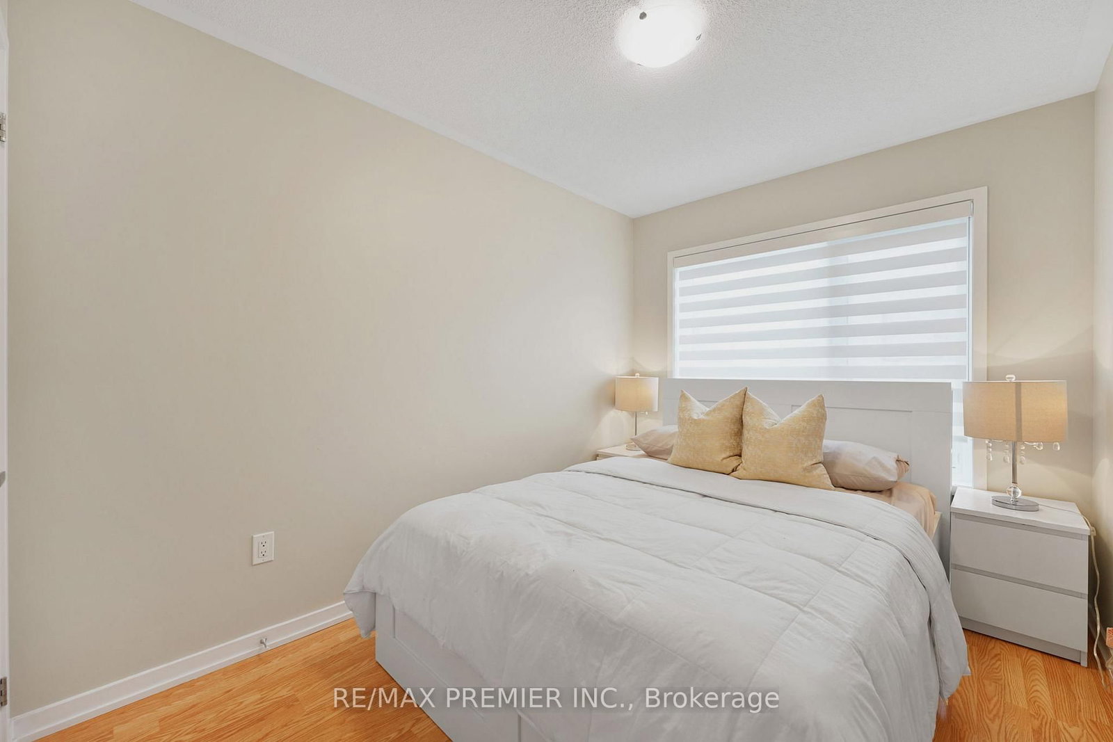 Townhouse for sale at 12 Heathrow Lane, Caledon, Ontario, L7E 4M4 - Bolton East - MLS: W12786764