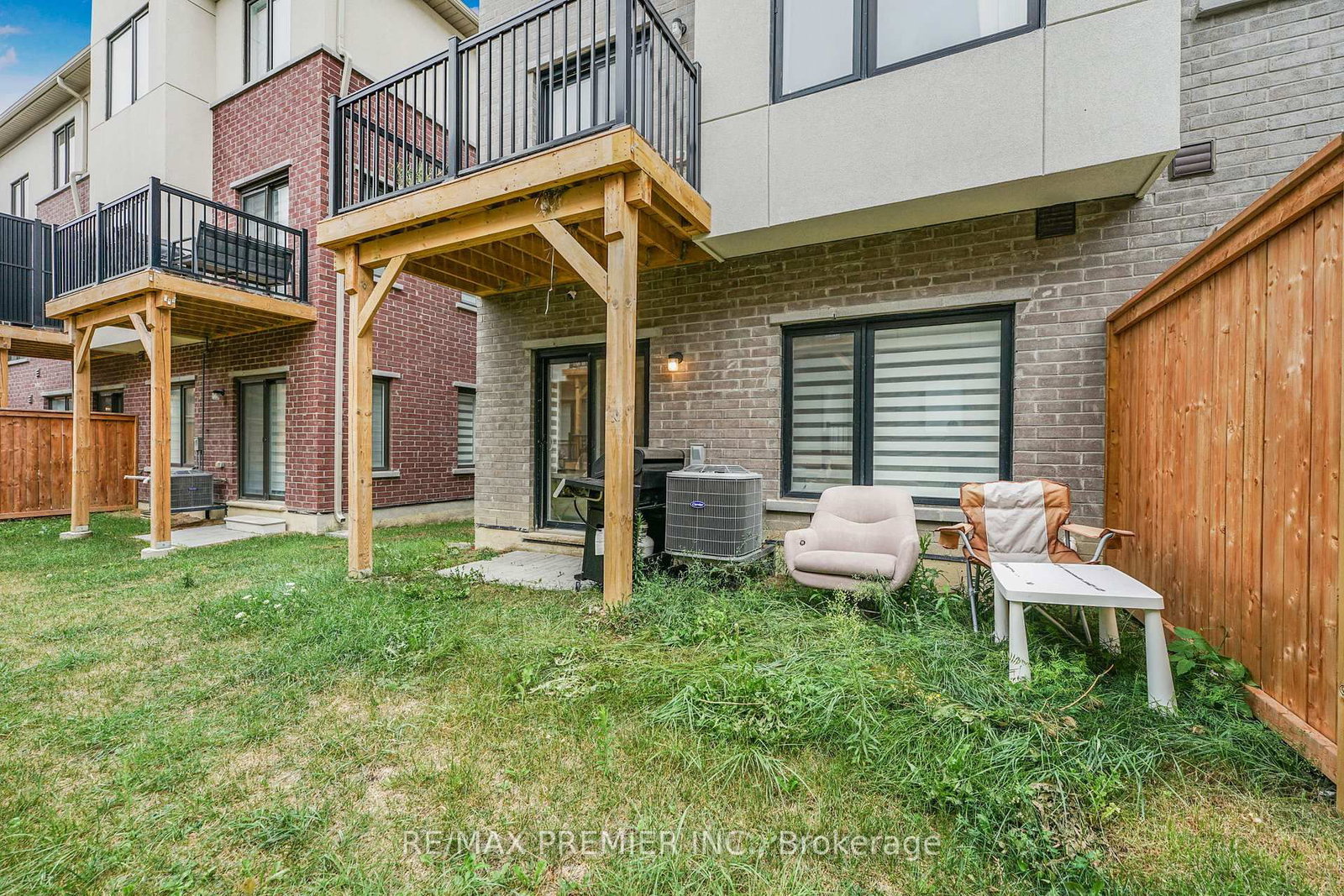 Townhouse for sale at 12 Heathrow Lane, Caledon, Ontario, L7E 4M4 - Bolton East - MLS: W12786764