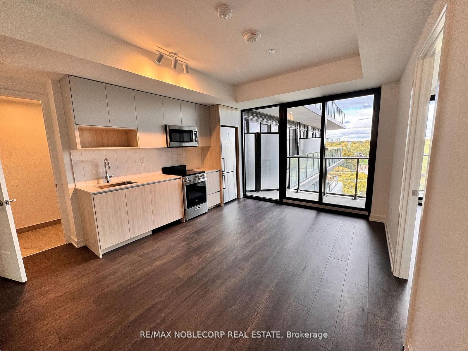 Condo for lease at 701-801 The Queensway, Toronto, Ontario, M8Z 1N4 - Stonegate-Queensway - MLS: W12786938