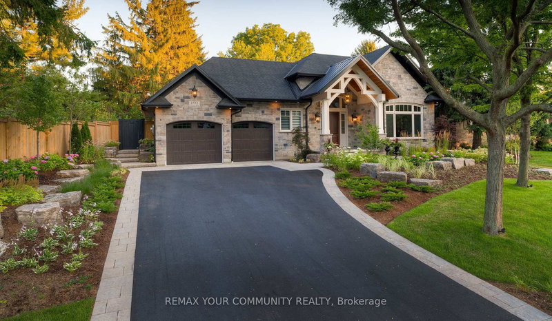 1551 Warland Rd, Oakville, L6L 1N4 | Image 2