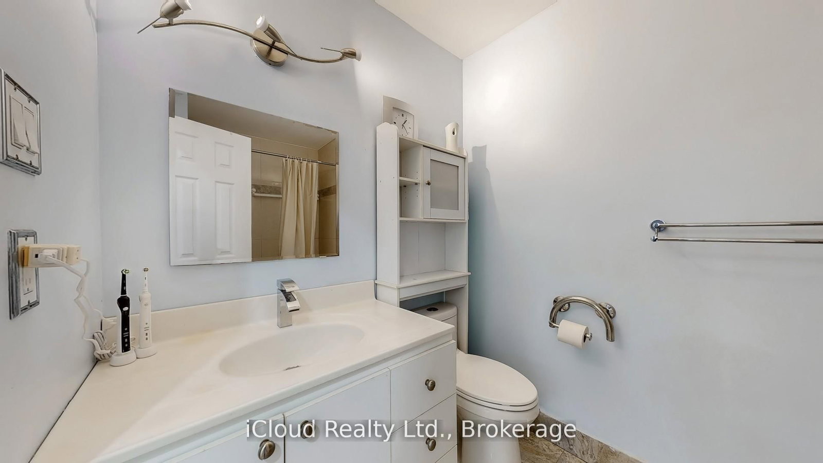 Semi-Detached House for sale at 19 Flamingo Crescent, Brampton, Ontario, L6T 2G4 - Southgate - MLS: W12787646