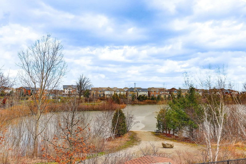 1011 Leger Way, Milton, L9T 8B4 | Image 2