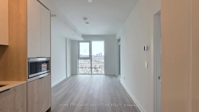 1510 - 1007 The Queensway