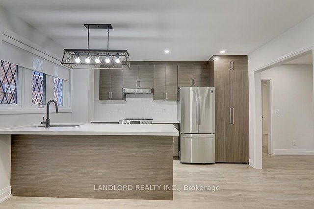 18 - 2520 Bloor Street W