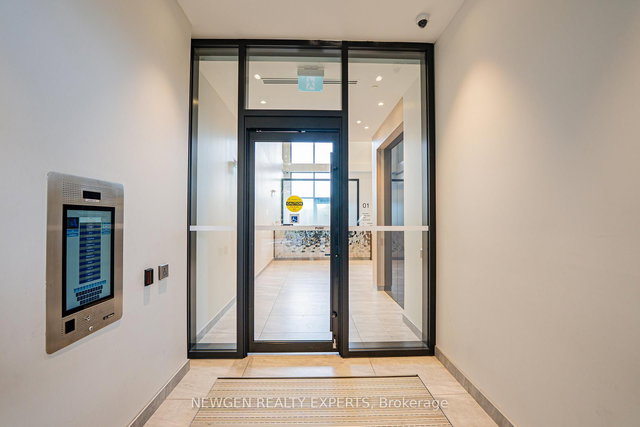 916 - 86 Dundas Street E