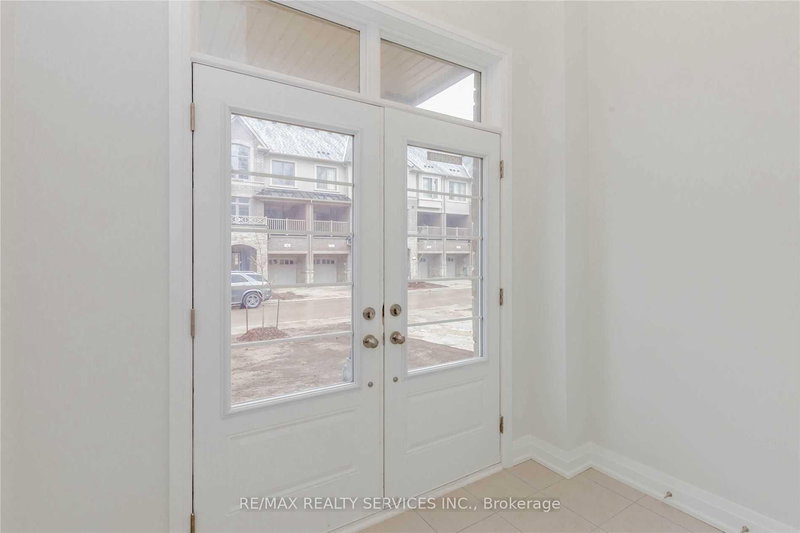 29 Summerbeam Way, Brampton, L6Y 0E3 | Image 2