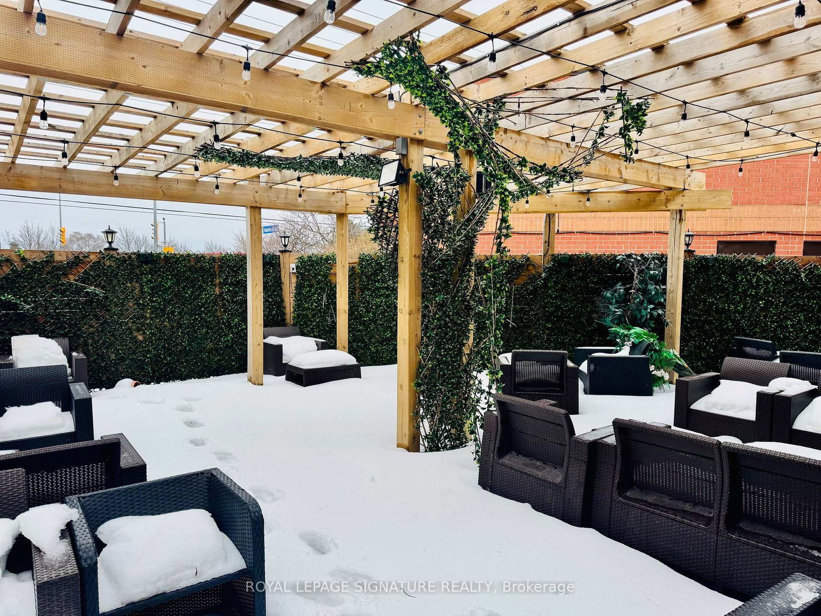 803 Dundas Street E - Photo 10