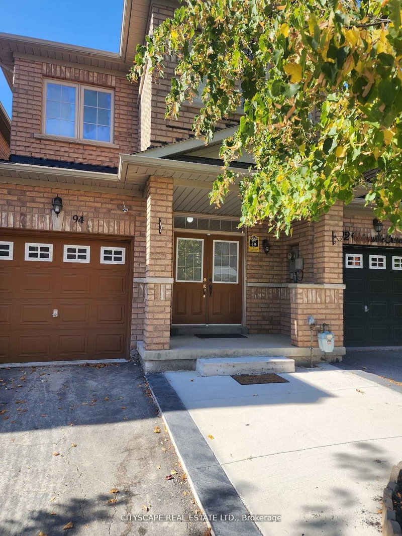 94 Unionville Cres, Brampton, L6P 2Z4 | Image 2