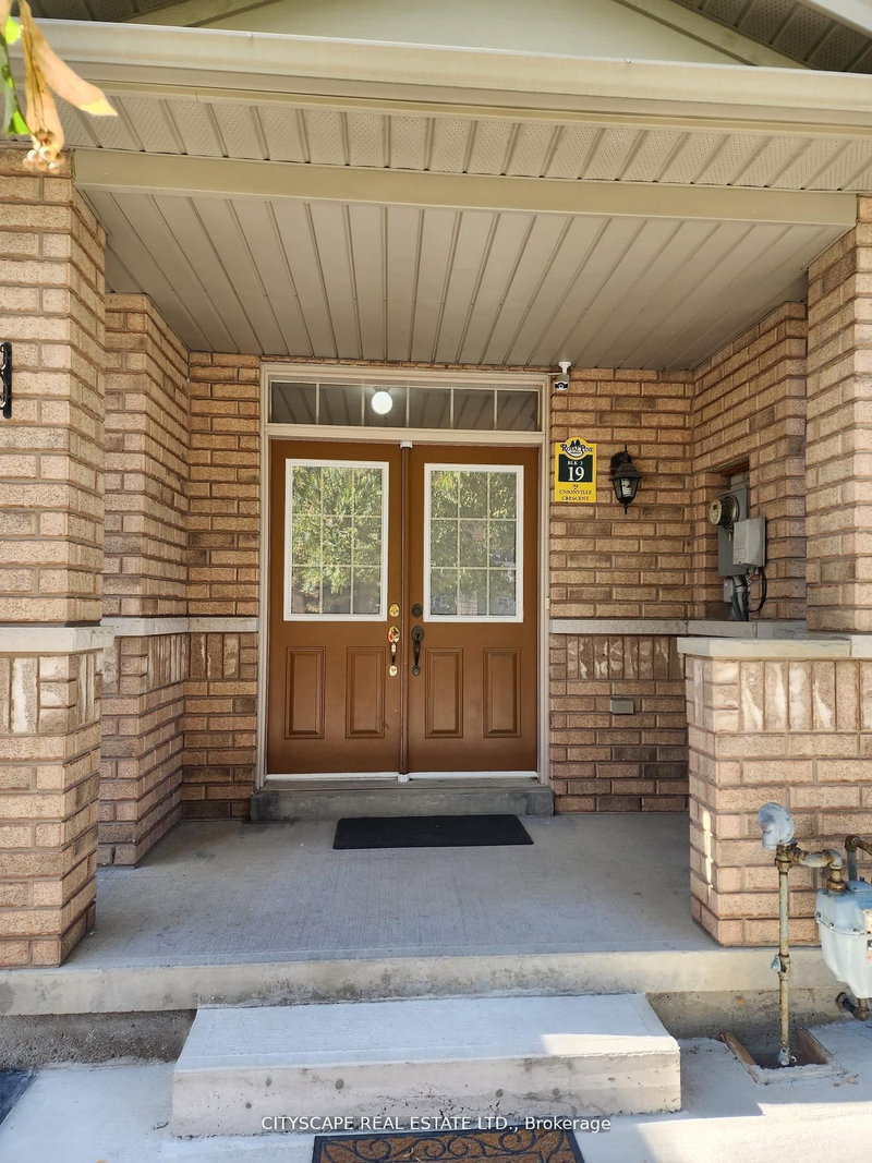 94 Unionville Cres, Brampton, L6P 2Z4 | Image 3