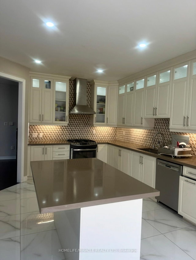 Upper - 30 Midnightsun Trail