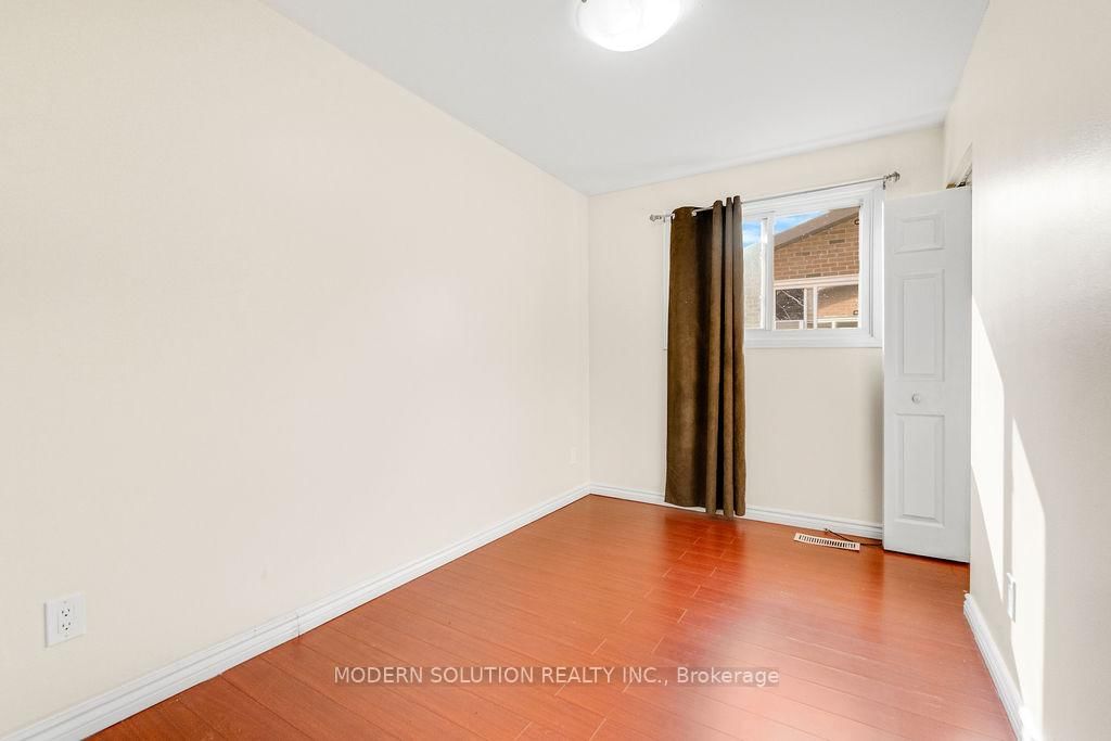 Semi-Detached House for sale at 142 Mill Street, Brampton, Ontario, L6X 2P2 - Downtown Brampton - MLS: W12790286