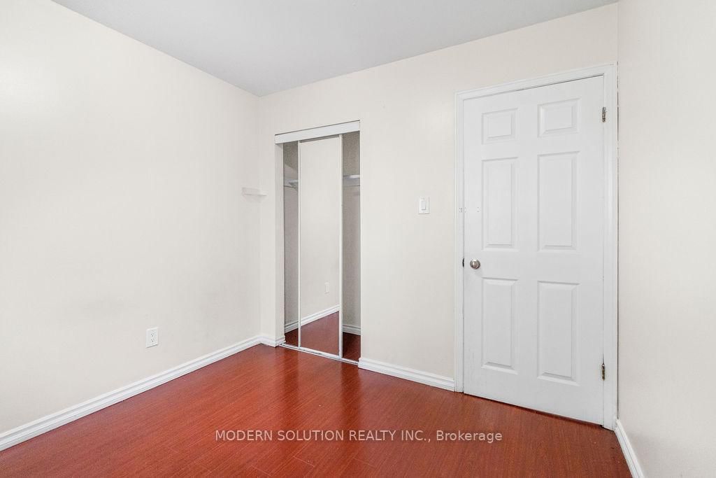 Semi-Detached House for sale at 142 Mill Street, Brampton, Ontario, L6X 2P2 - Downtown Brampton - MLS: W12790286