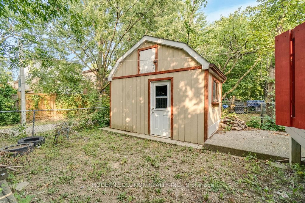 Semi-Detached House for sale at 142 Mill Street, Brampton, Ontario, L6X 2P2 - Downtown Brampton - MLS: W12790286