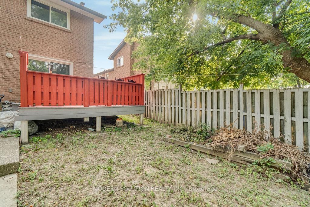 Semi-Detached House for sale at 142 Mill Street, Brampton, Ontario, L6X 2P2 - Downtown Brampton - MLS: W12790286