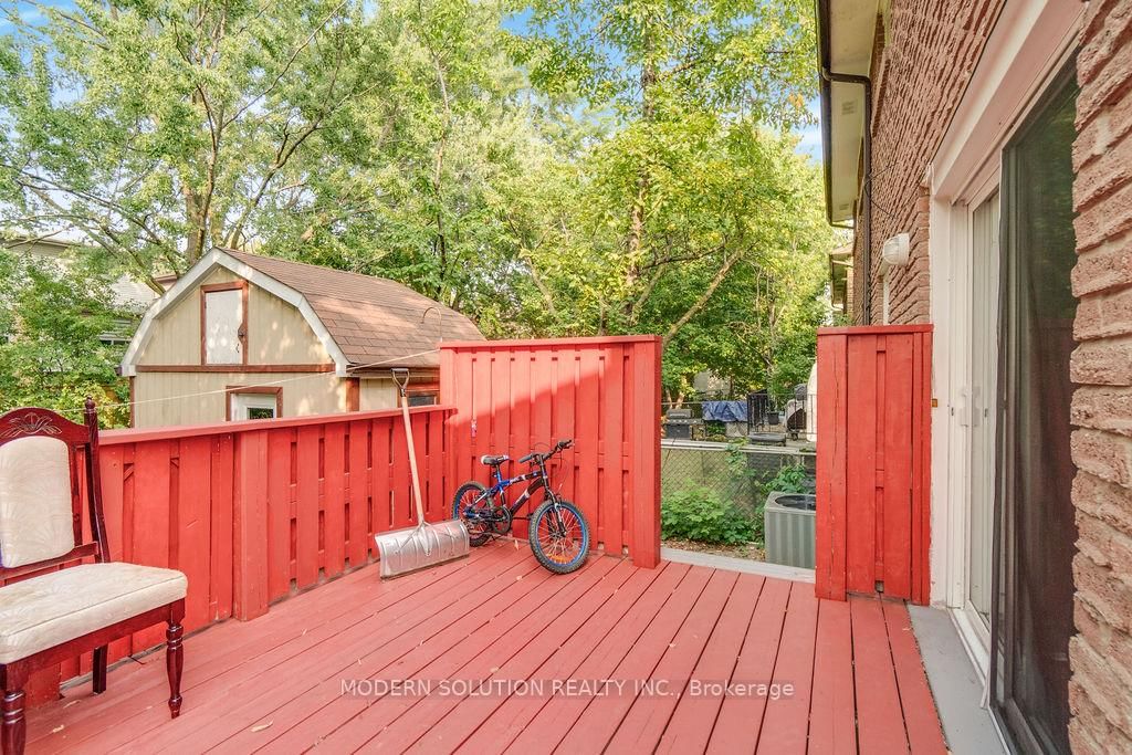 Semi-Detached House for sale at 142 Mill Street, Brampton, Ontario, L6X 2P2 - Downtown Brampton - MLS: W12790286