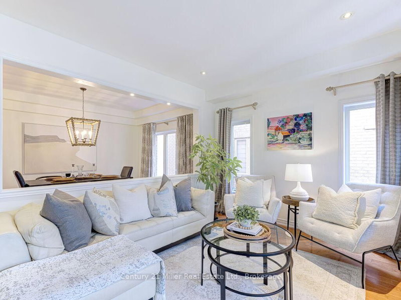 2301 Hertfordshire Way, Oakville, L6H 7M5 | Image 2