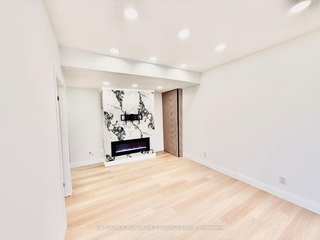 1 - 3186 Hines Drive