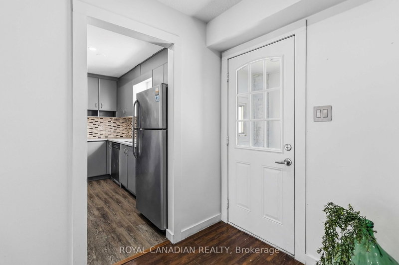 9 Horatio Crt, Brampton, L6S 1X8 | Image 3