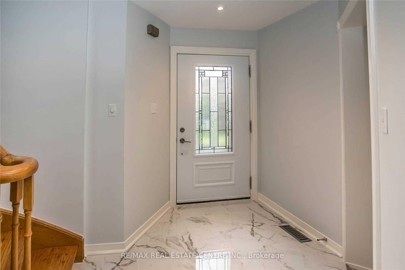 6361 Longspur Rd, Mississauga, L5N 6H1 | Image 2