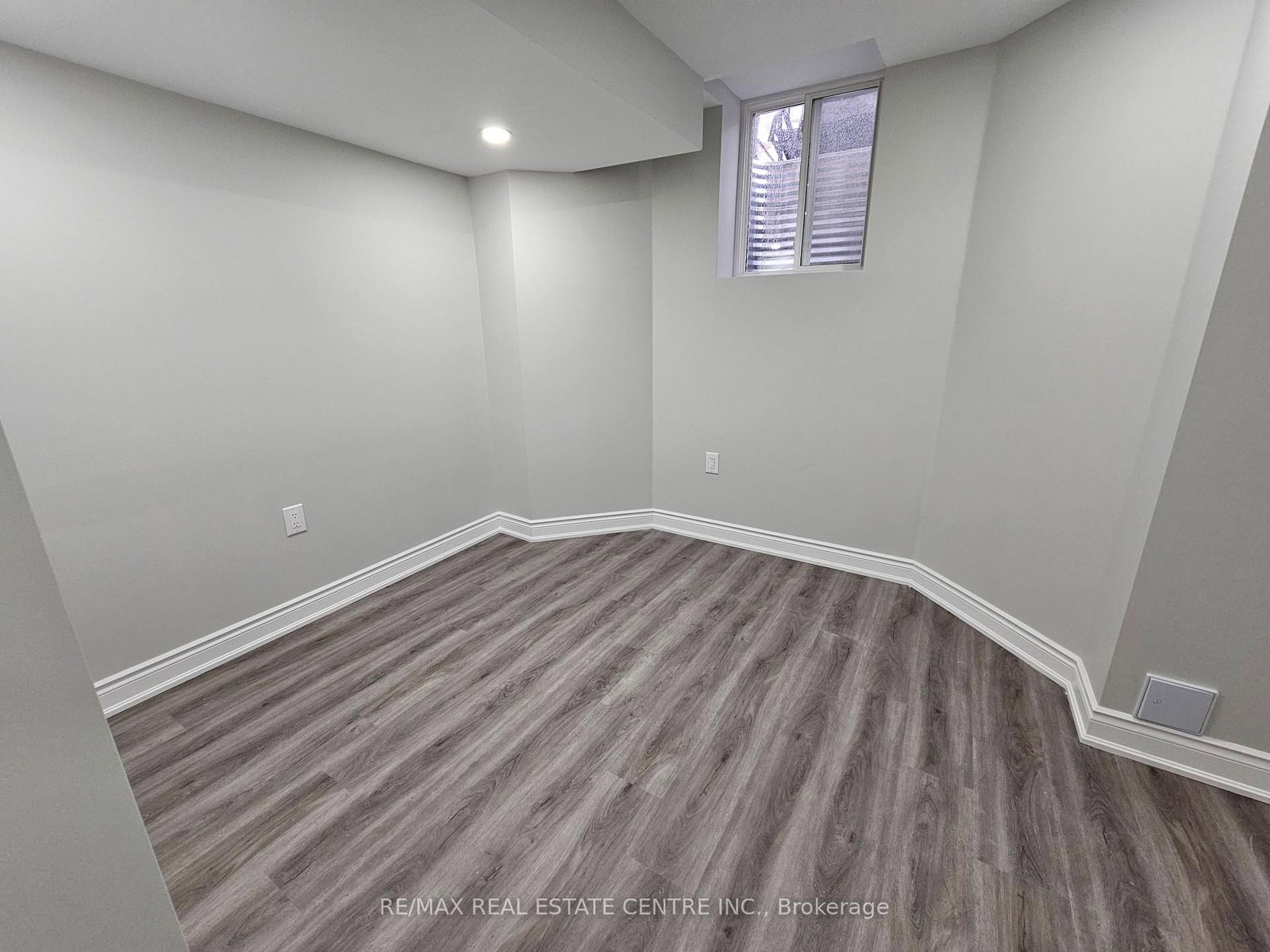 Detached House for lease at Basemen-180 Giddings Crescent, Milton, Ontario, L9T 7A8 - Scott - MLS: W12790912