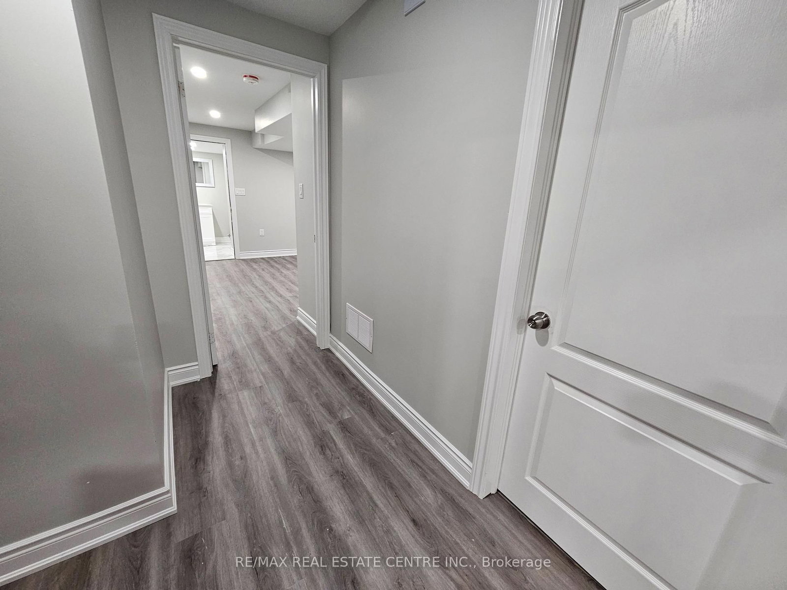 Detached House for lease at Basemen-180 Giddings Crescent, Milton, Ontario, L9T 7A8 - Scott - MLS: W12790912