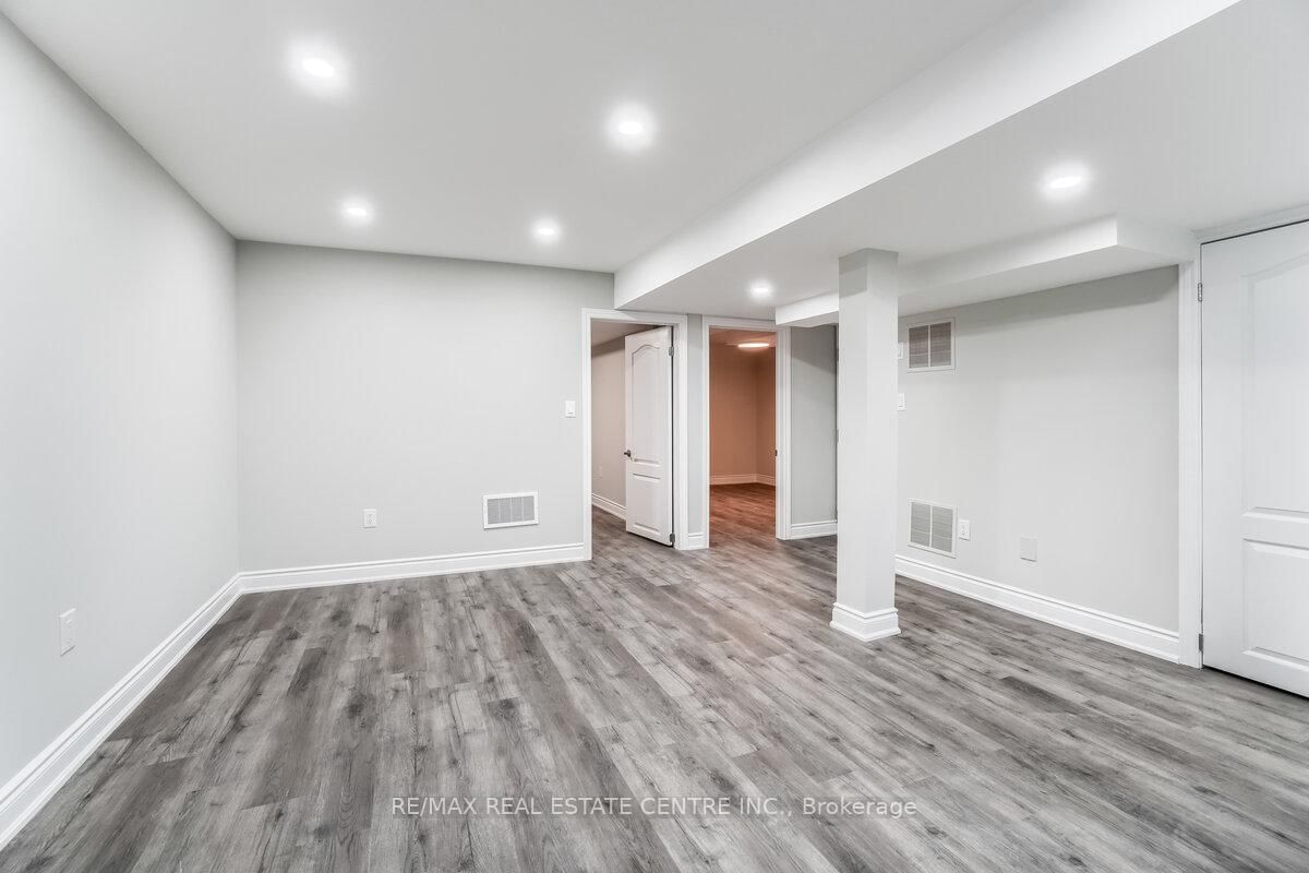 Detached House for lease at Basemen-180 Giddings Crescent, Milton, Ontario, L9T 7A8 - Scott - MLS: W12790912