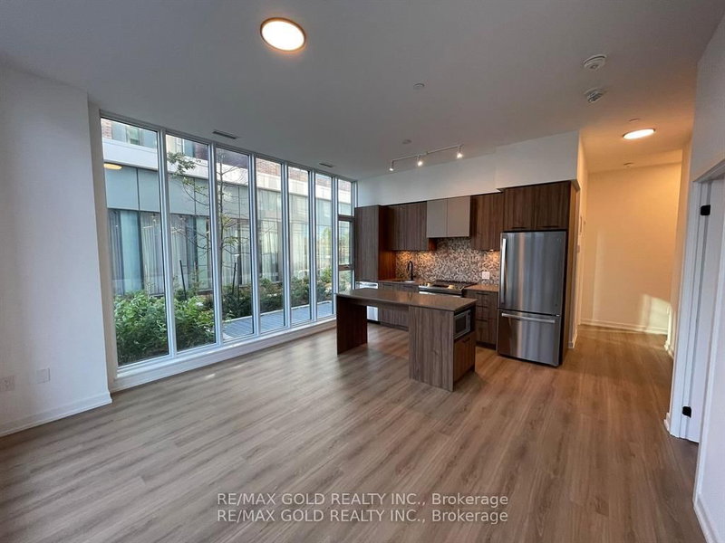 104 - 10 Lagerfeld Drive