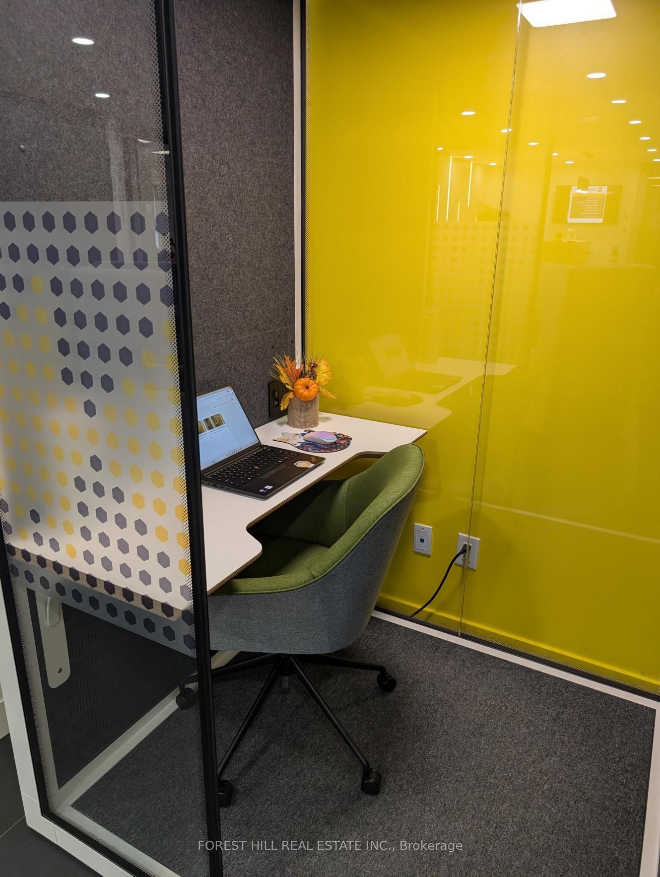 350 Burnhamthorpe Road W, Unit 200-22 - Photo 11