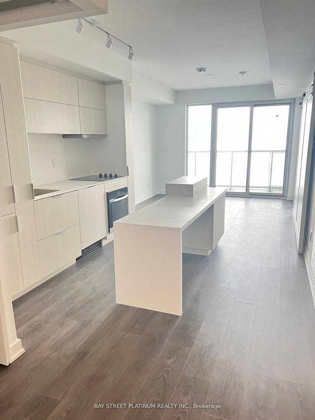 1205 - 370 MARTHA Street