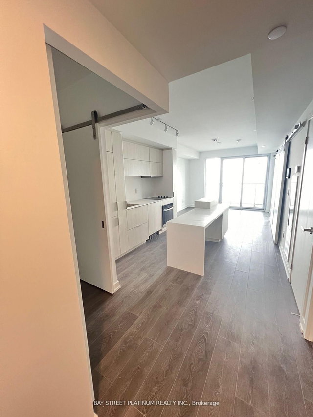 1205 - 370 MARTHA Street