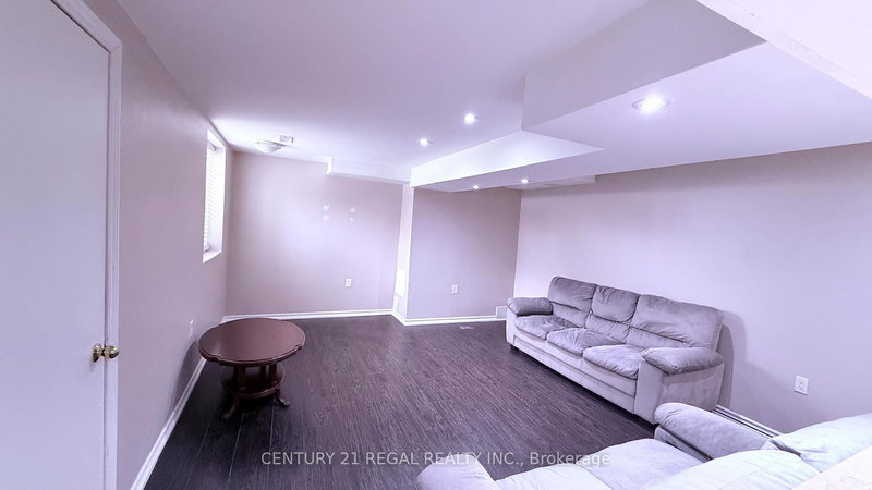 39 Laurentide Cres, Brampton, L6P 1Y3 | Image 2