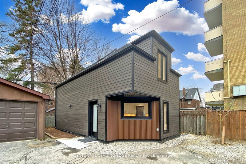 home for lease on Coach-388 Jane Street