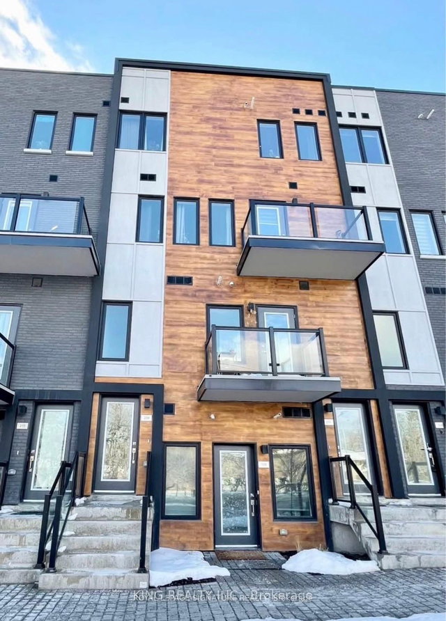 309A - 400 The East Mall