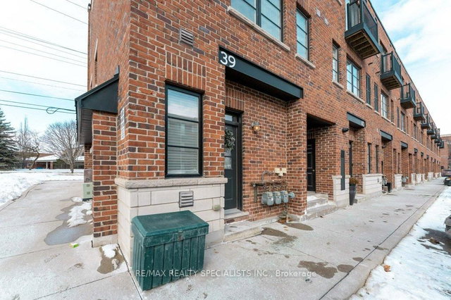 39 - 70 Plains Road W