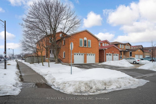 53 Thorntree Crescent