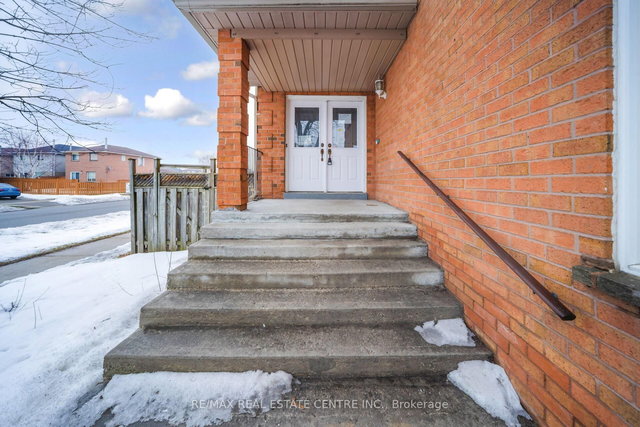 53 Thorntree Crescent