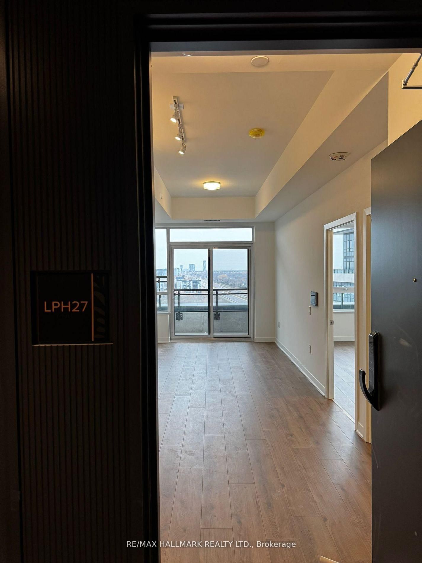 LPH27-395 Dundas Street, Oakville, ON