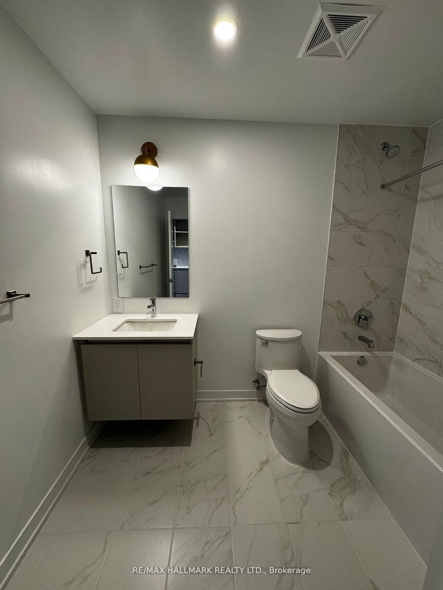 LPH27-395 Dundas Street, Oakville, ON, photo 2