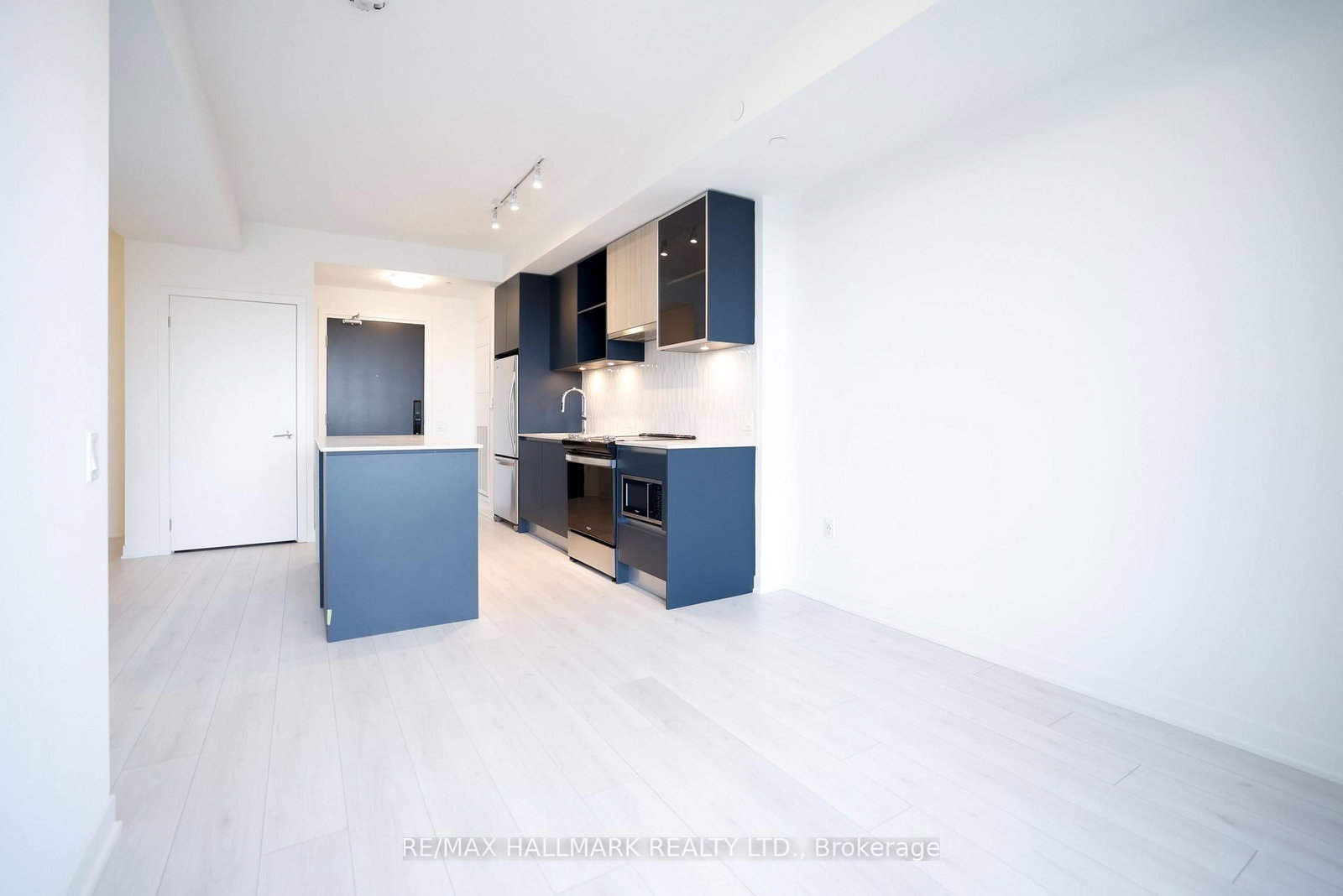 328-395 Dundas Street, Oakville, ON, photo 4