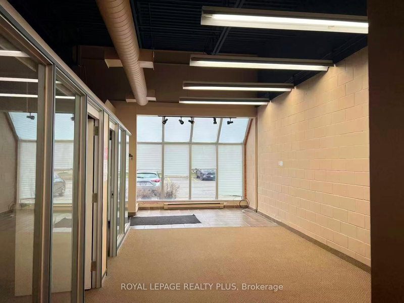 42 - 3065 Ridgeway Dr, Mississauga, L5L 5M6 | Image 3