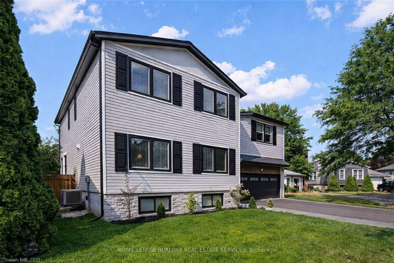 5199 Broughton Cres, Burlington, L7L 3C1 | Image 2