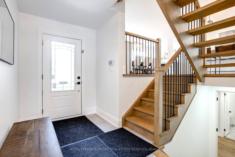 5199 Broughton Cres, Burlington, L7L 3C1 | Image 3