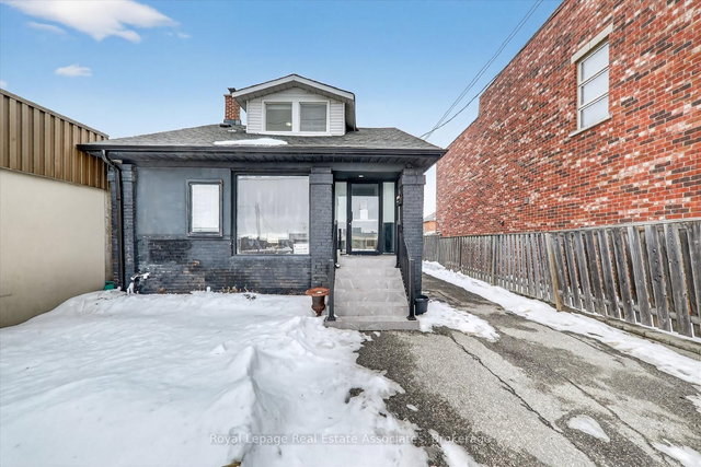 881 Lakeshore Road E