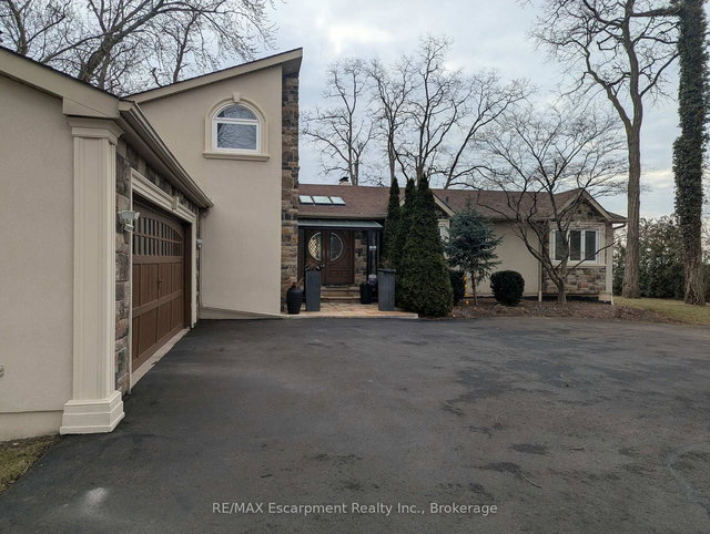 3346 Lakeshore Road W