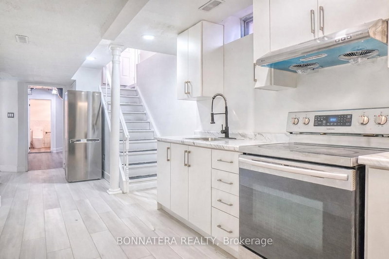 6175 Ford Rd, Mississauga, L5V 1X2 | Image 2