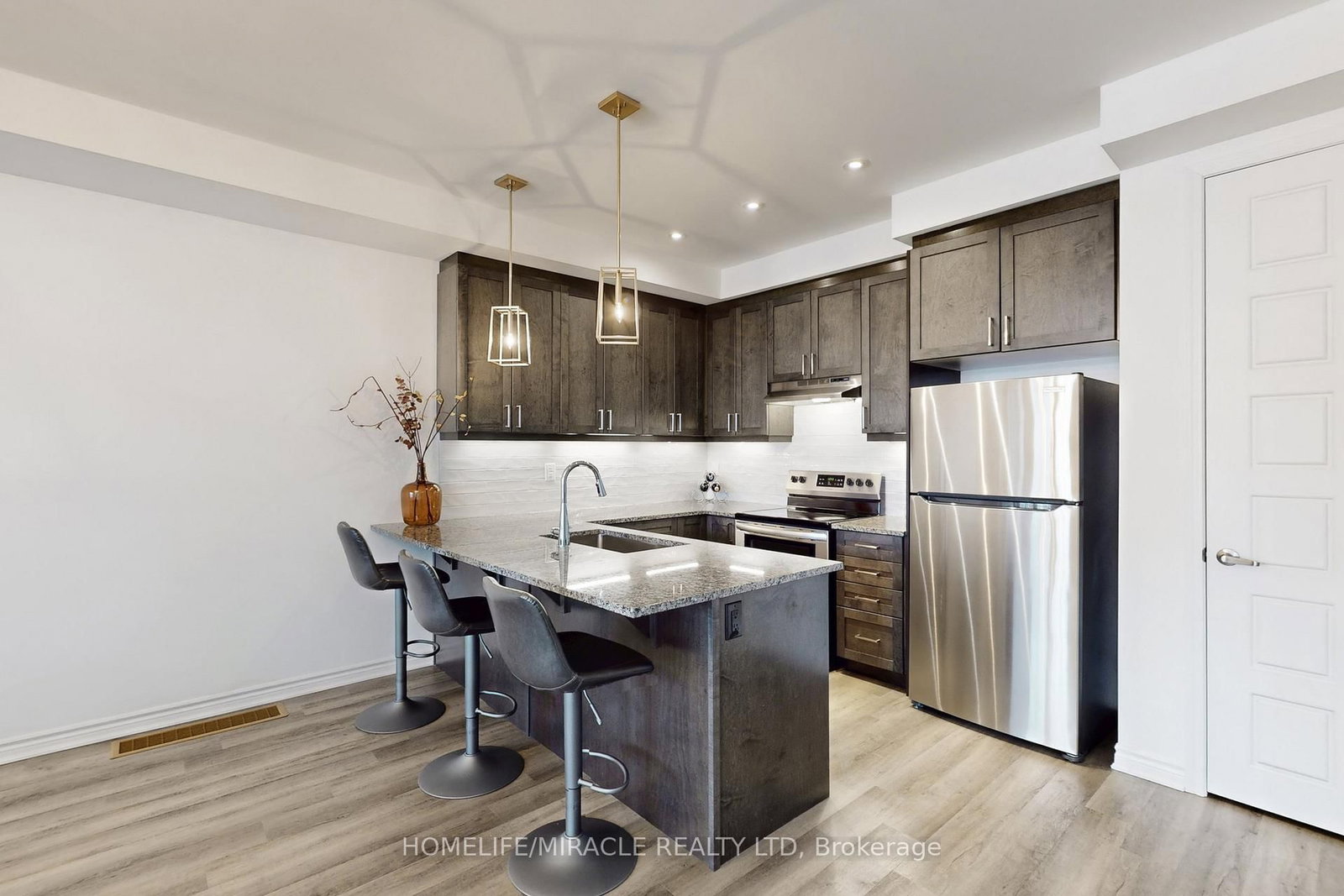 Townhouse for sale at 1587 Moira Crescent, Milton, Ontario, L9E 1X8 - Bowes - MLS: W12795930