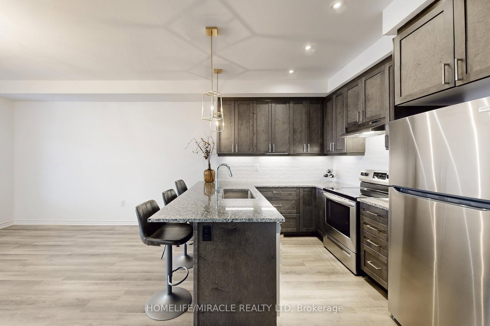 Townhouse for sale at 1587 Moira Crescent, Milton, Ontario, L9E 1X8 - Bowes - MLS: W12795930