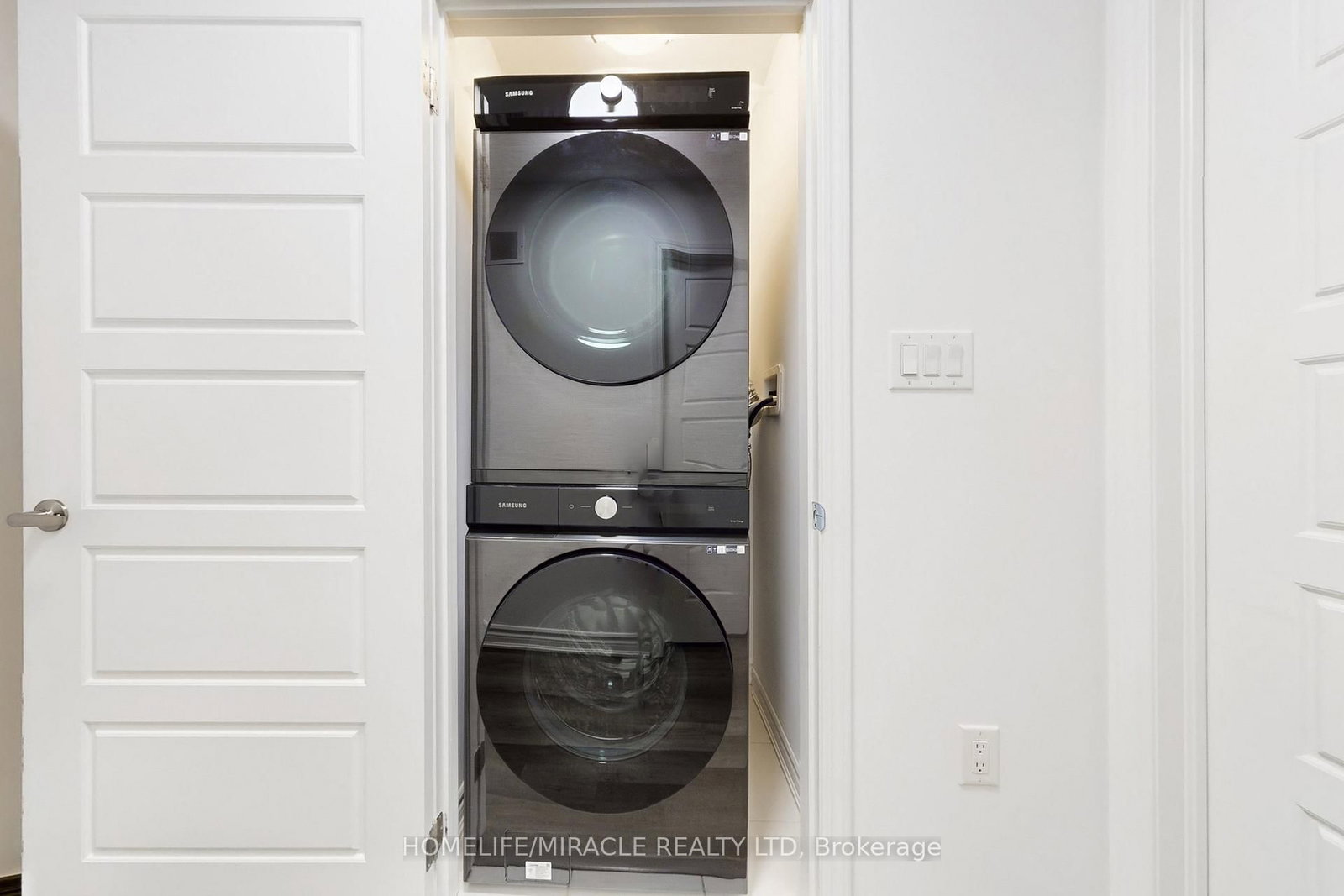 Townhouse for sale at 1587 Moira Crescent, Milton, Ontario, L9E 1X8 - Bowes - MLS: W12795930